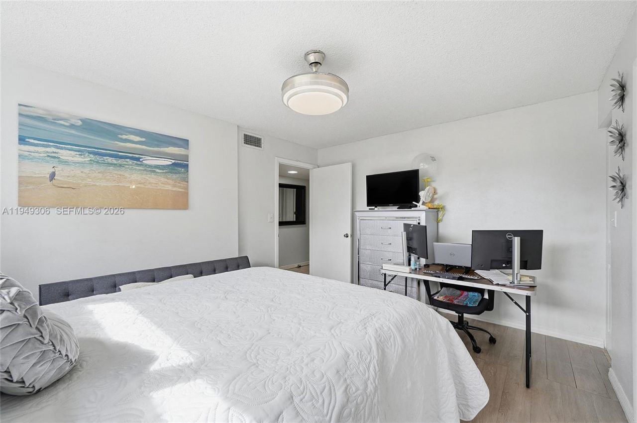 6965 Harding Ave, Unit 404, Miami Beach, FL 33141 Photo