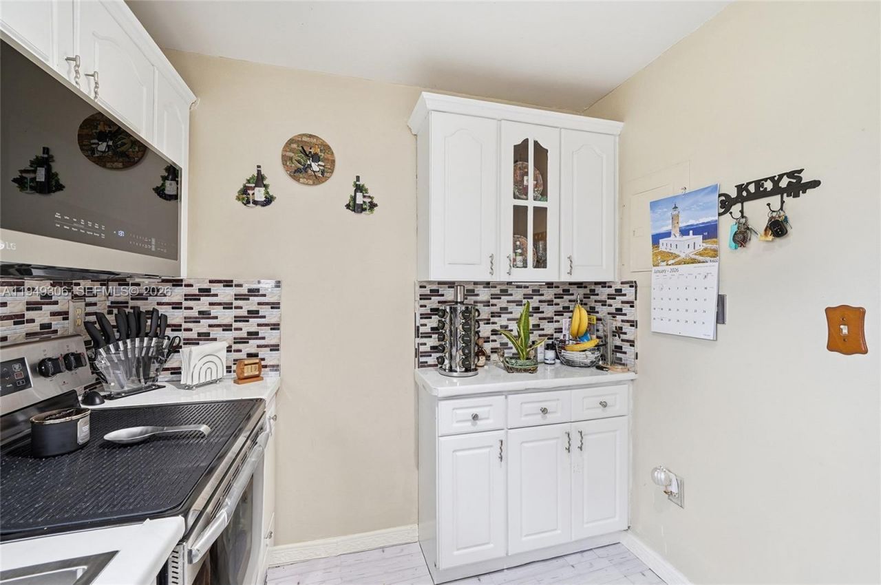 6965 Harding Ave, Unit 404, Miami Beach, FL 33141 Photo