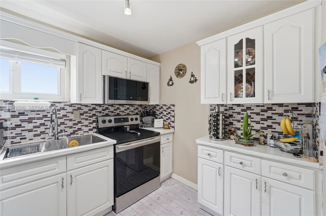 6965 Harding Ave, Unit 404, Miami Beach, FL 33141 Photo