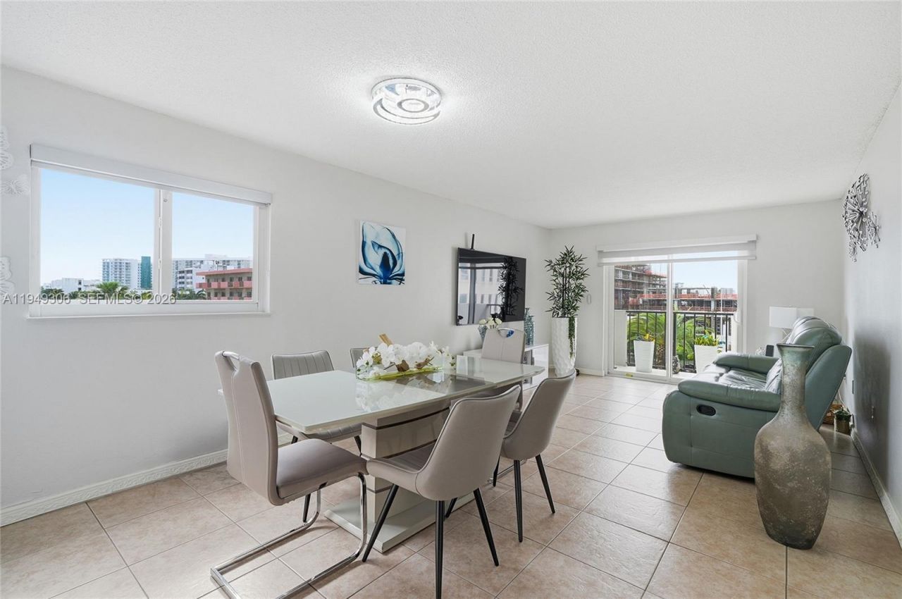 6965 Harding Ave, Unit 404, Miami Beach, FL 33141 Photo