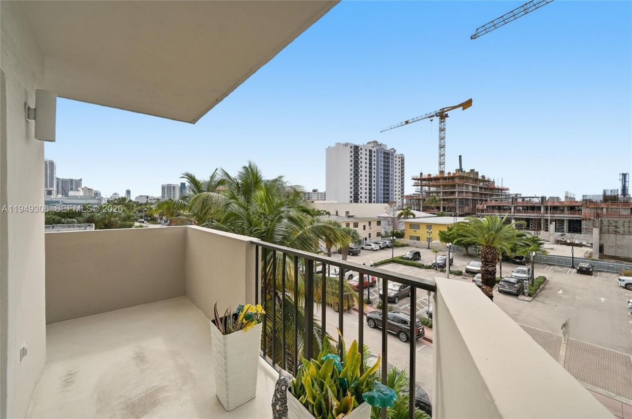 6965 Harding Ave, Unit 404, Miami Beach, FL 33141 Photo