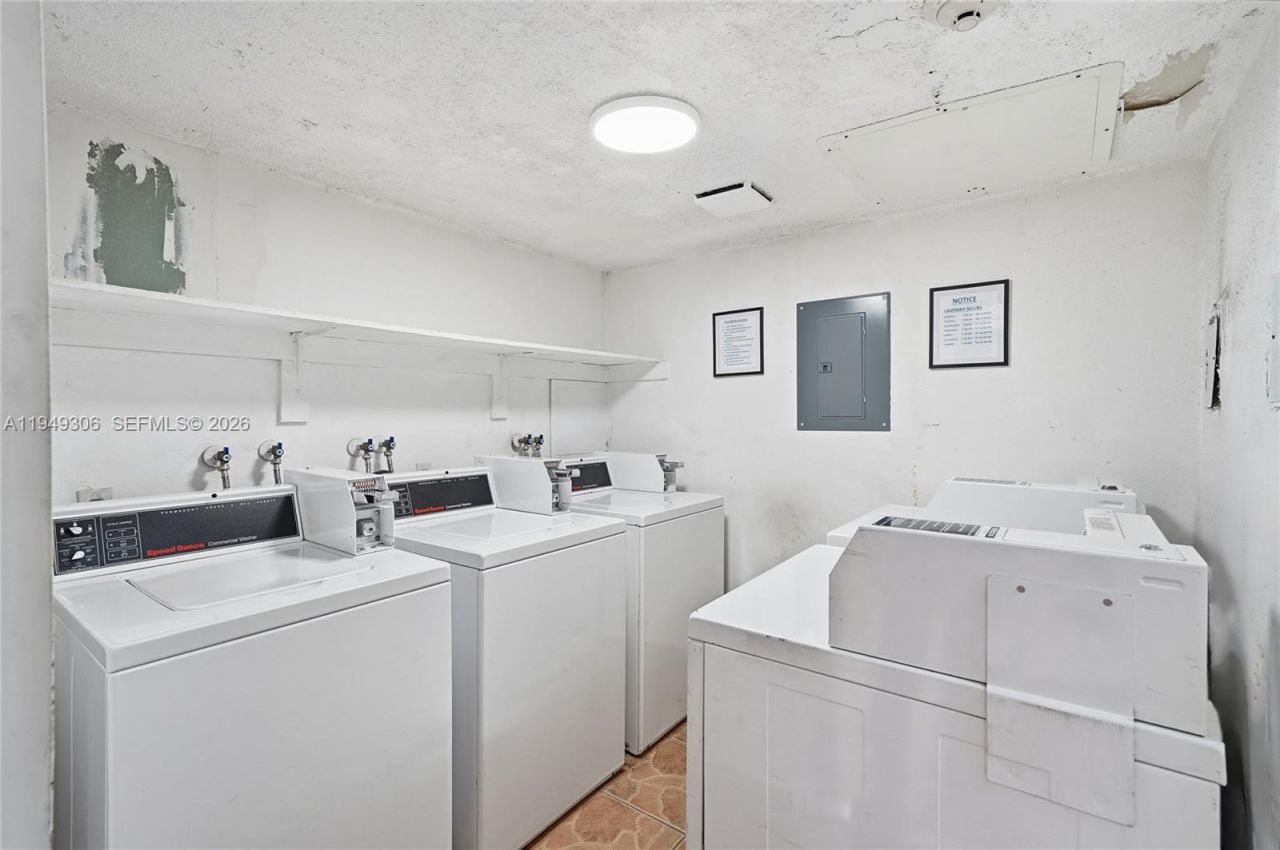 6965 Harding Ave, Unit 404, Miami Beach, FL 33141 Photo