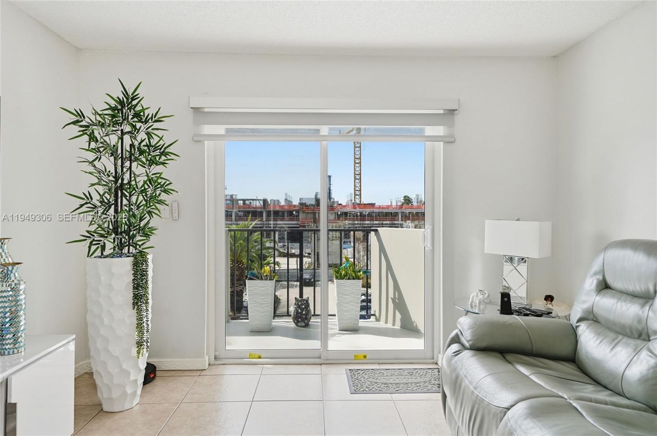 6965 Harding Ave, Unit 404, Miami Beach, FL 33141 Photo