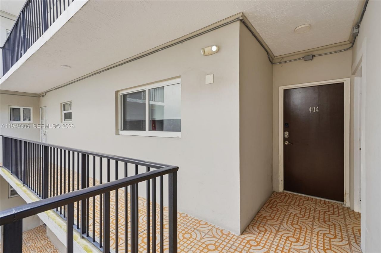 6965 Harding Ave, Unit 404, Miami Beach, FL 33141 Photo