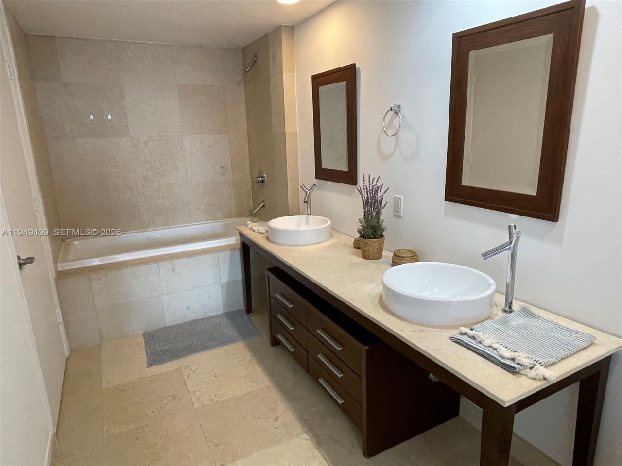 465 Brickell Ave , Unit 4006, Miami, FL 33131 Photo