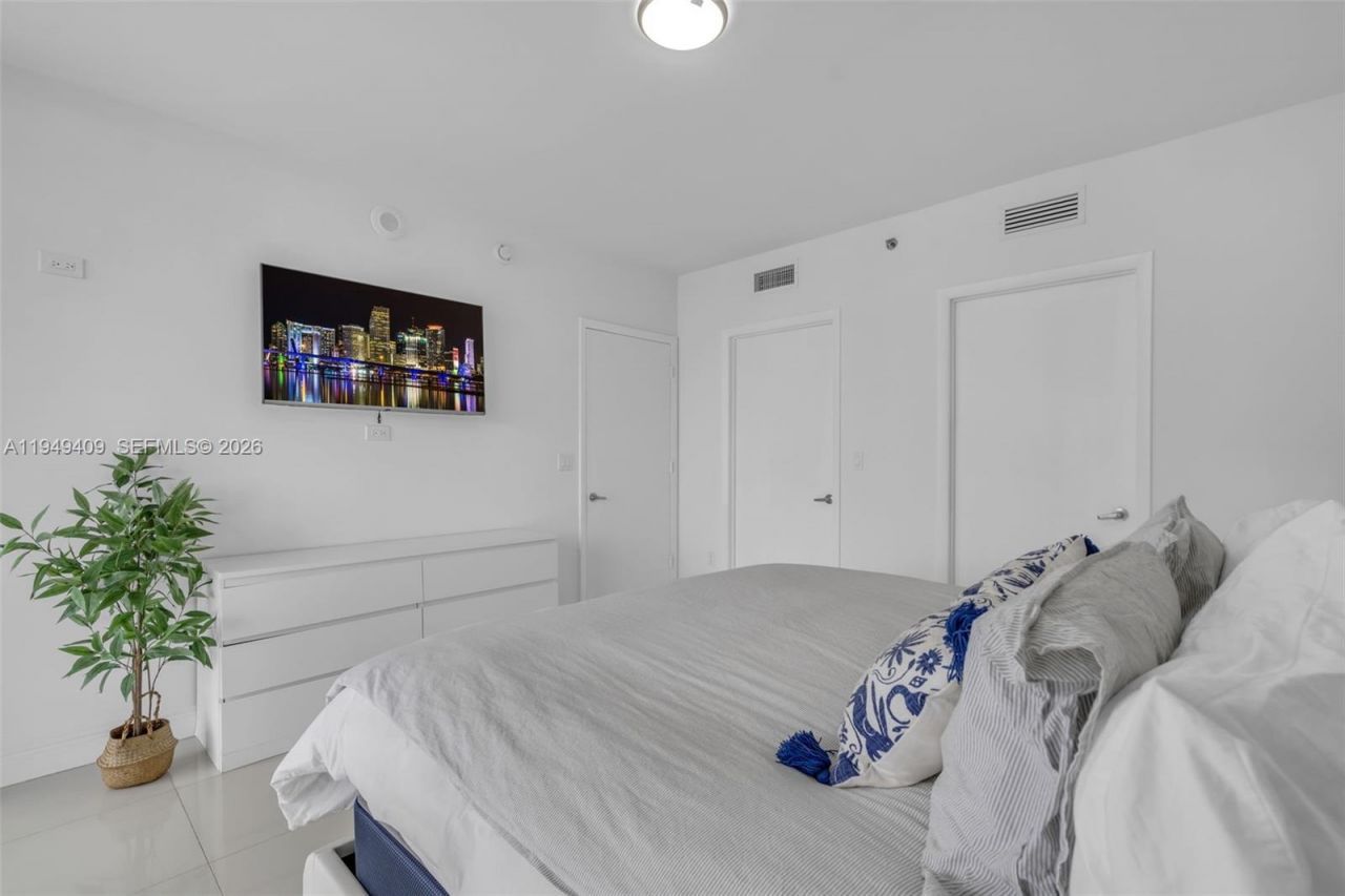 465 Brickell Ave, Unit 4006, Miami, FL 33131 Photo