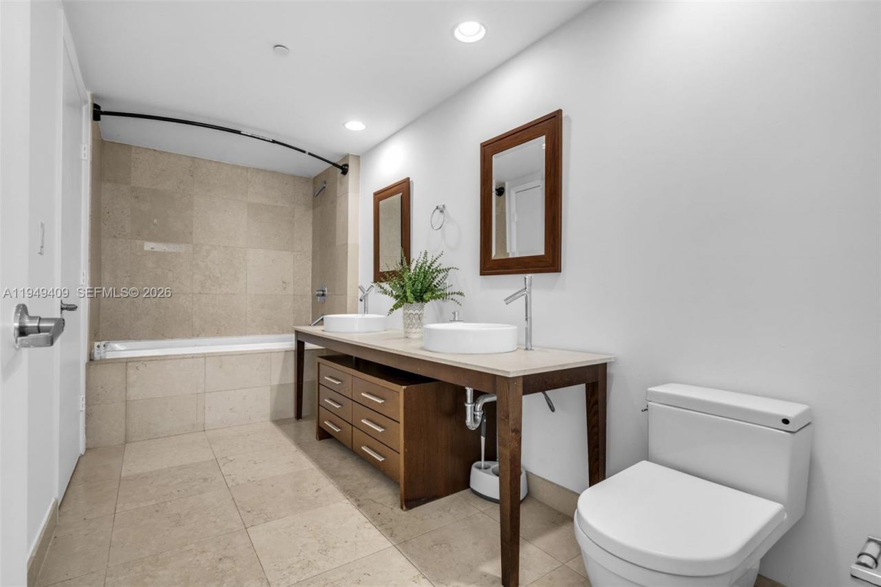 465 Brickell Ave, Unit 4006, Miami, FL 33131 Photo