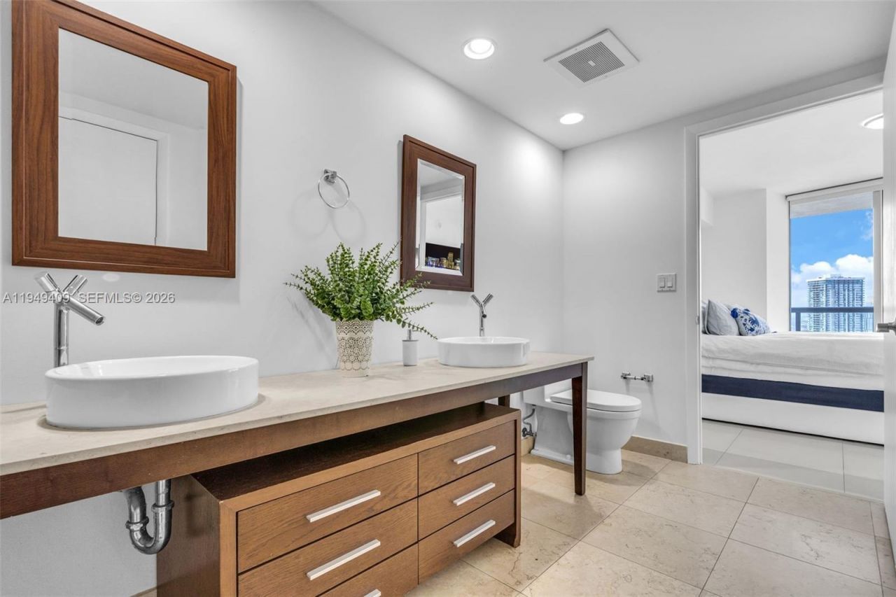 465 Brickell Ave, Unit 4006, Miami, FL 33131 Photo