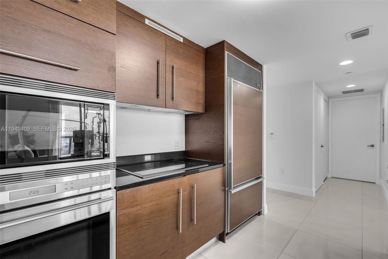 465 Brickell Ave, Unit 4006, Miami, FL 33131 Photo