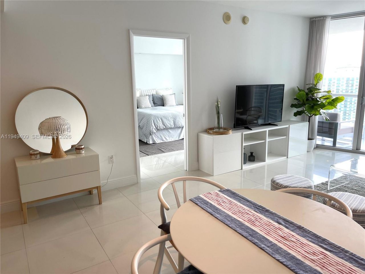 465 Brickell Ave , Unit 4006, Miami, FL 33131 Photo