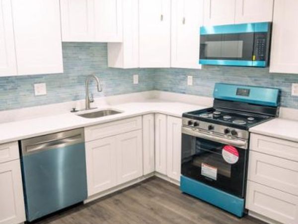 462 LOCUST AVENUE, BURLINGTON, NJ 08016