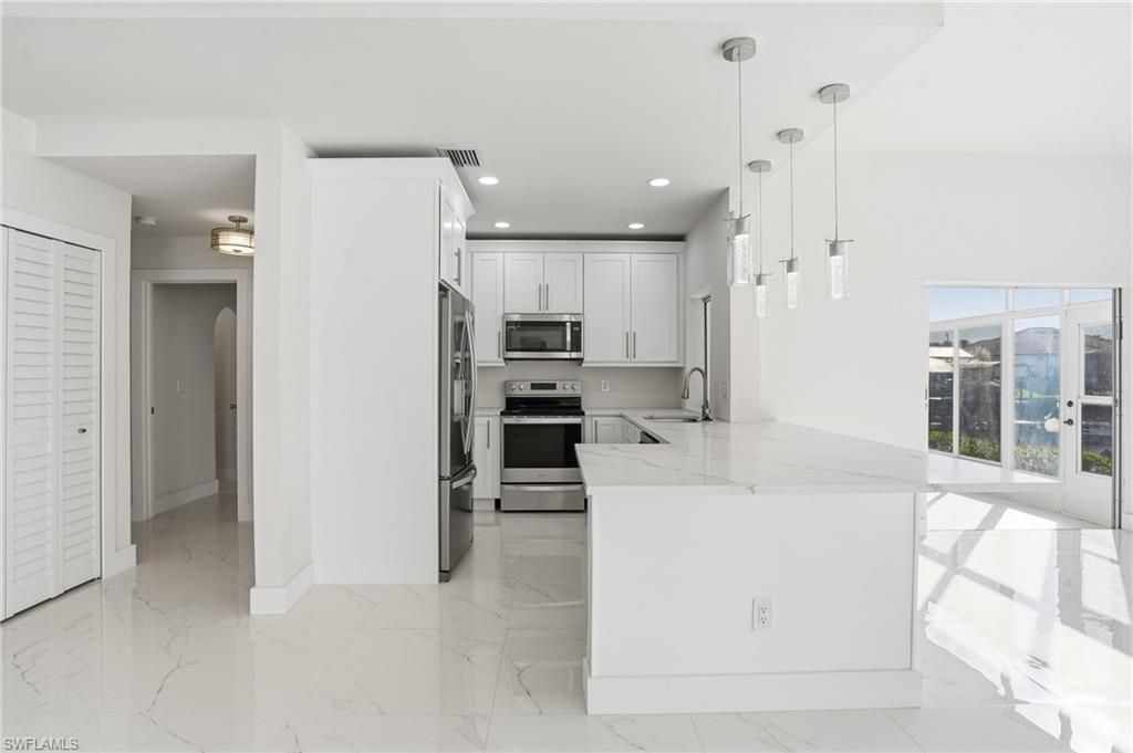 1204 El Dorado Pkwy W, Unit 102, Cape Coral, FL 33914 Photo