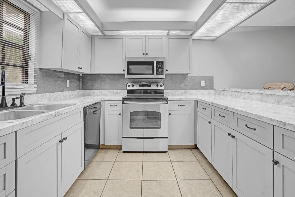 7437 SE Jamestown Terrace, Unit 1304, Hobe Sound, FL 33455 Photo