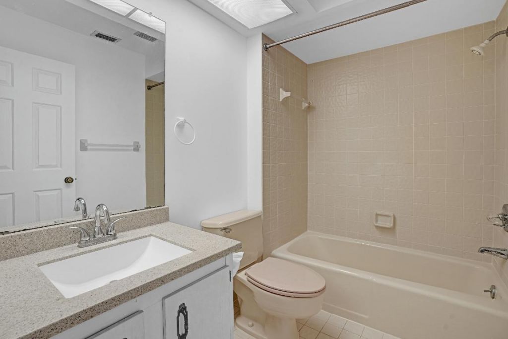 7437 SE Jamestown Terrace, Unit 1304, Hobe Sound, FL 33455 Photo