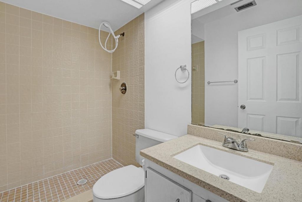 7437 SE Jamestown Terrace, Unit 1304, Hobe Sound, FL 33455 Photo