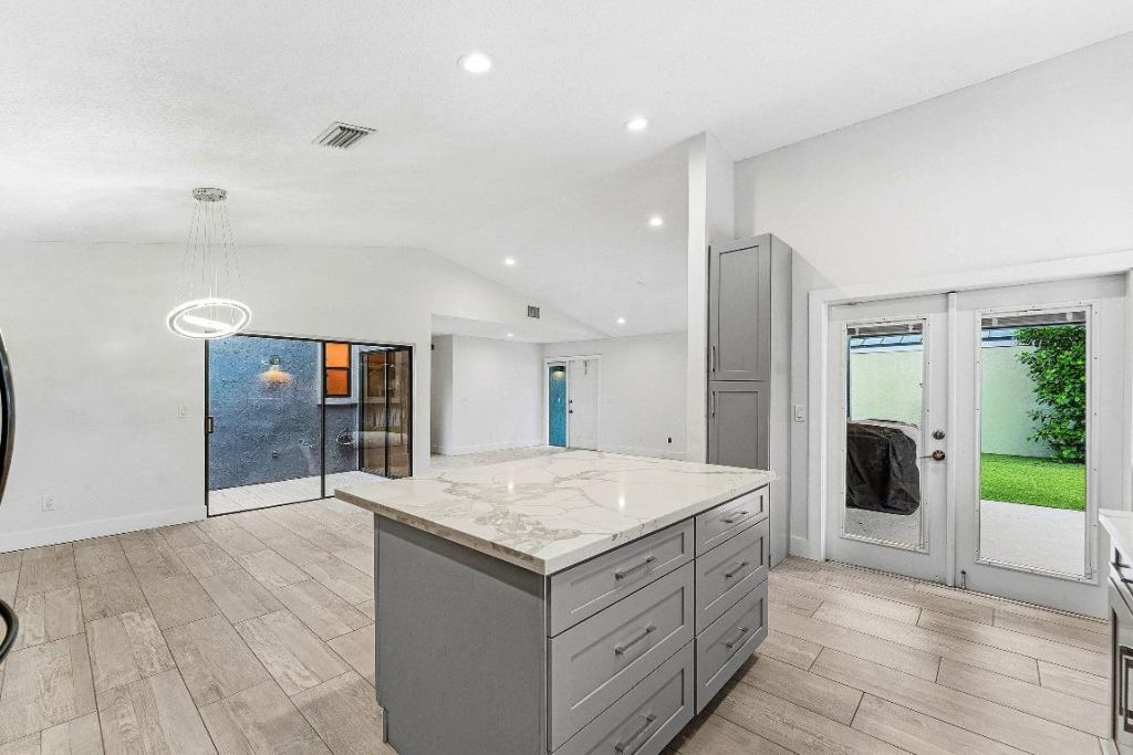 1221 NW 19th Terrace, Delray Beach, FL 33445 Photo