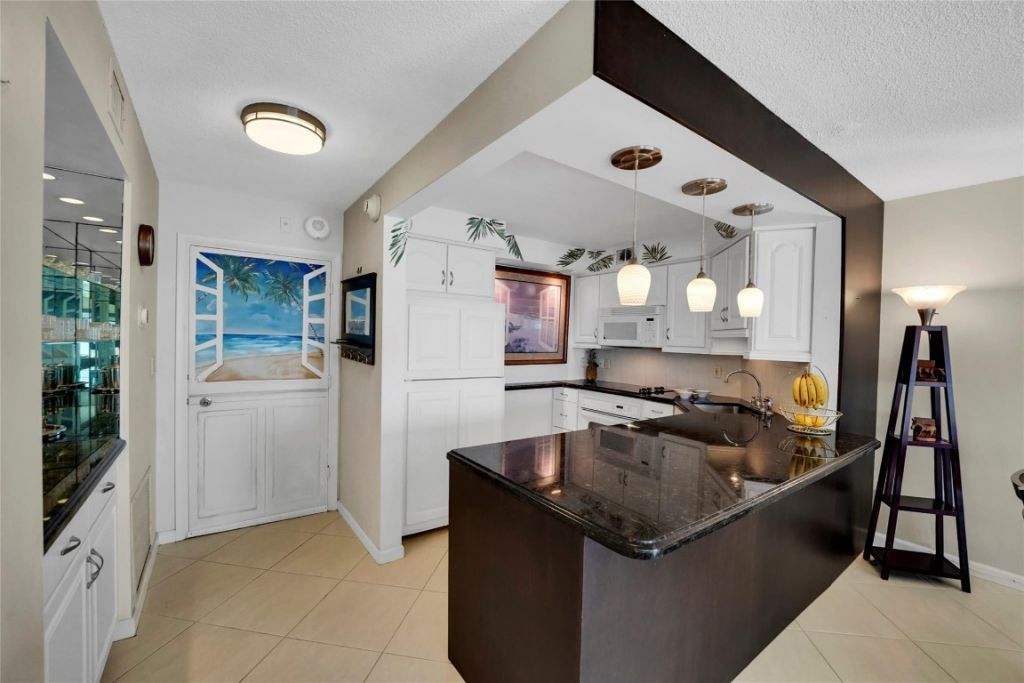 133 N Pompano Beach Boulevard, Unit 609, Pompano Beach, FL 33062 Photo