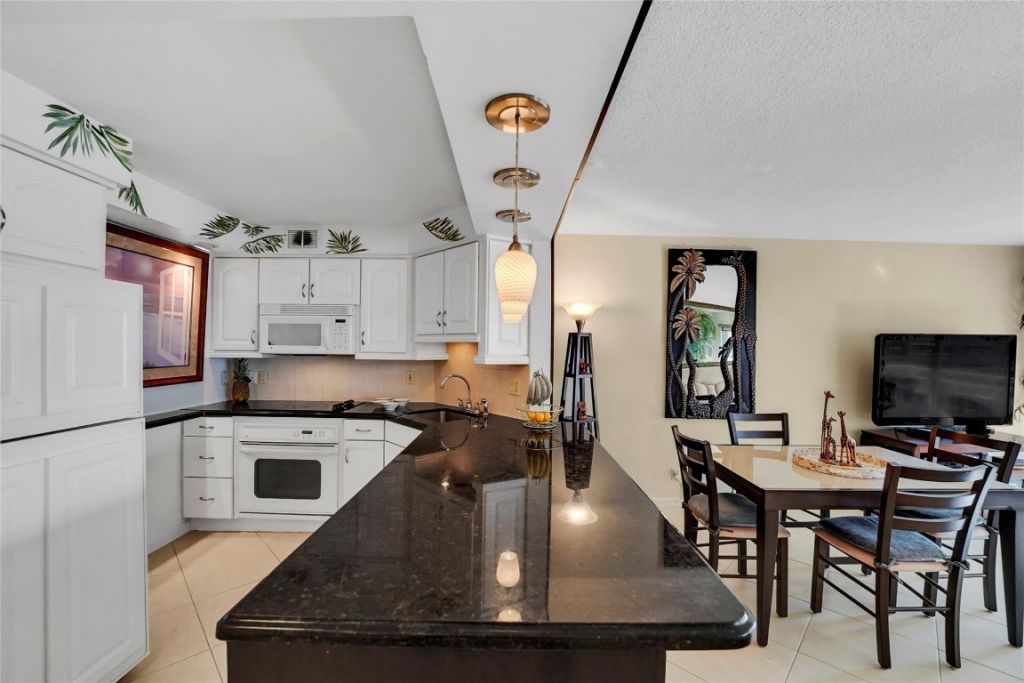 133 N Pompano Beach Boulevard, Unit 609, Pompano Beach, FL 33062 Photo