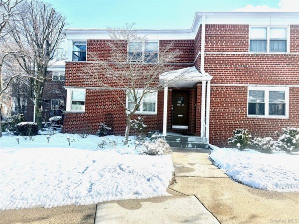 196-40 Pompeii Avenue, Unit 2B, Hollis, NY 11423