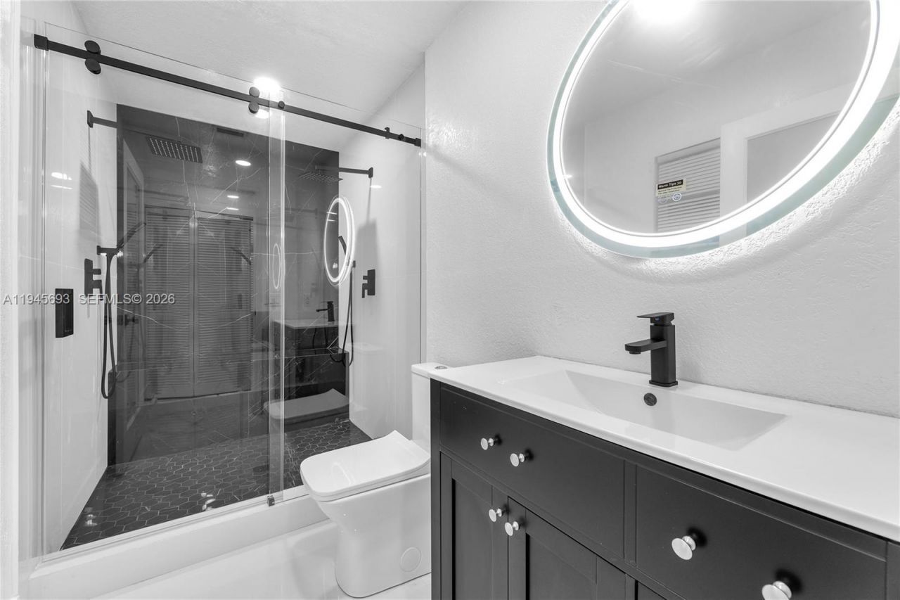 1541 NW 1st Ct , Miami, FL 33136 Photo