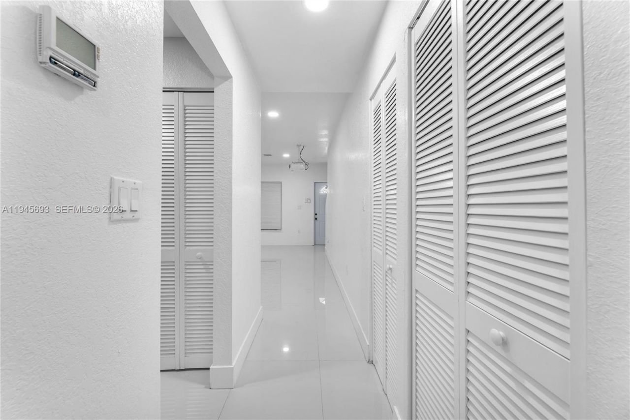 1541 NW 1st Ct , Miami, FL 33136 Photo