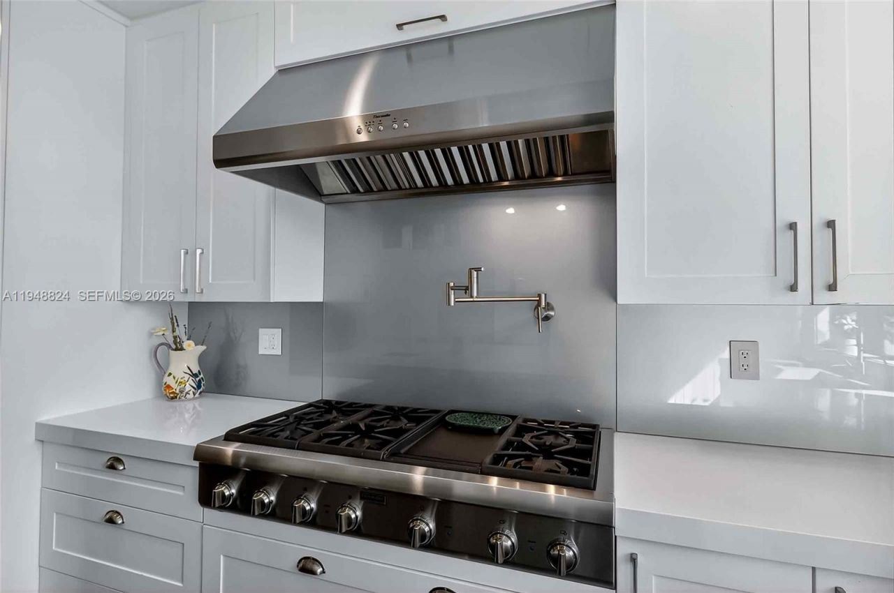 1680 Onaway Dr, Coconut Grove, FL 33133 Photo