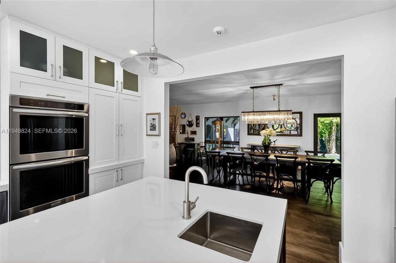 1680 Onaway Dr, Coconut Grove, FL 33133 Photo