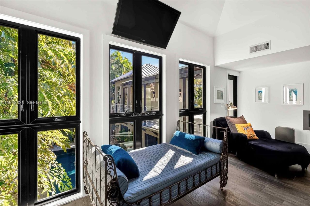 1680 Onaway Dr, Coconut Grove, FL 33133 Photo