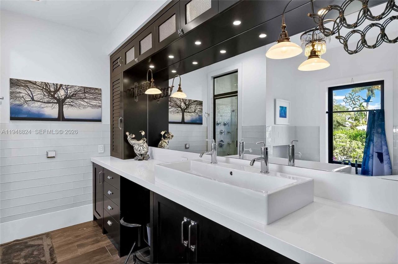 1680 Onaway Dr, Coconut Grove, FL 33133 Photo