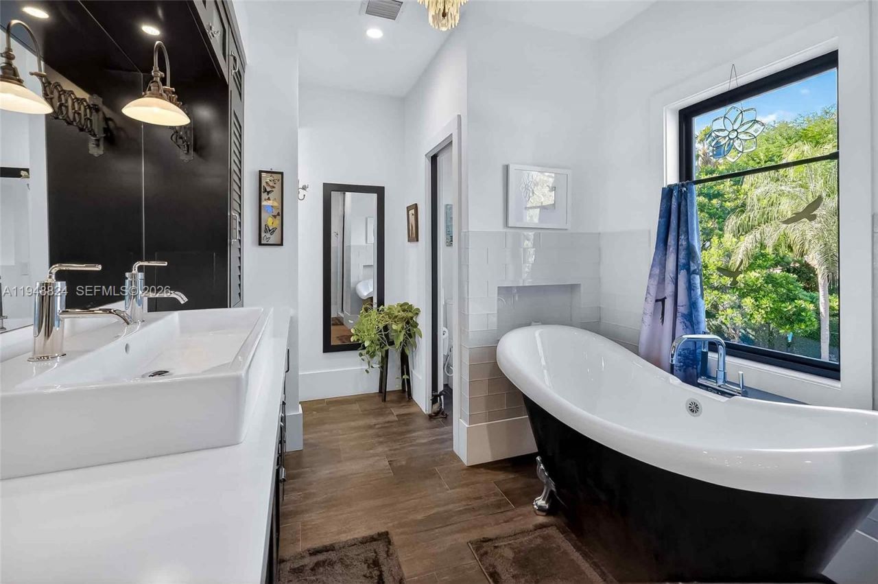 1680 Onaway Dr, Coconut Grove, FL 33133 Photo