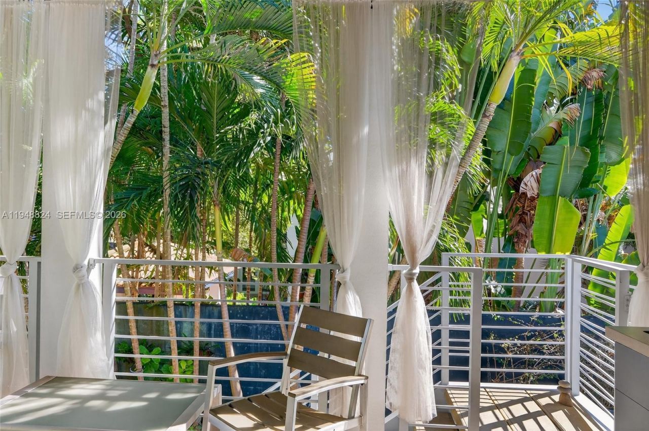 1680 Onaway Dr, Coconut Grove, FL 33133 Photo