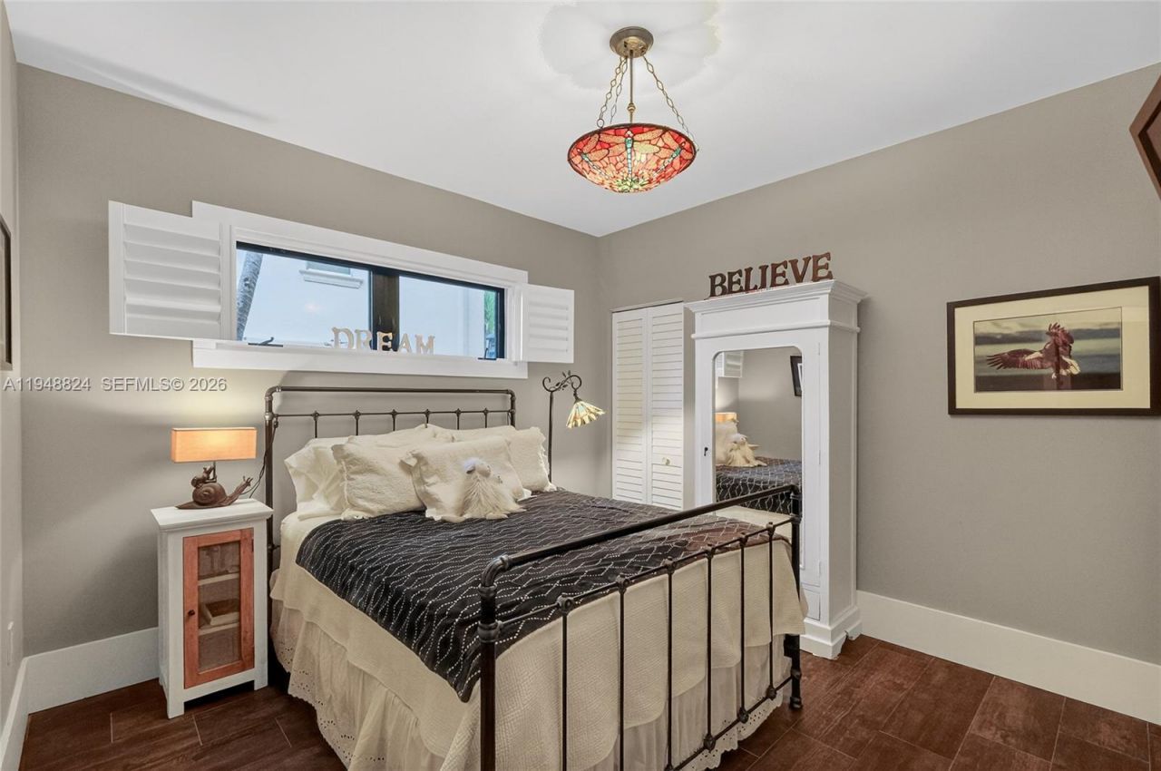 1680 Onaway Dr, Coconut Grove, FL 33133 Photo