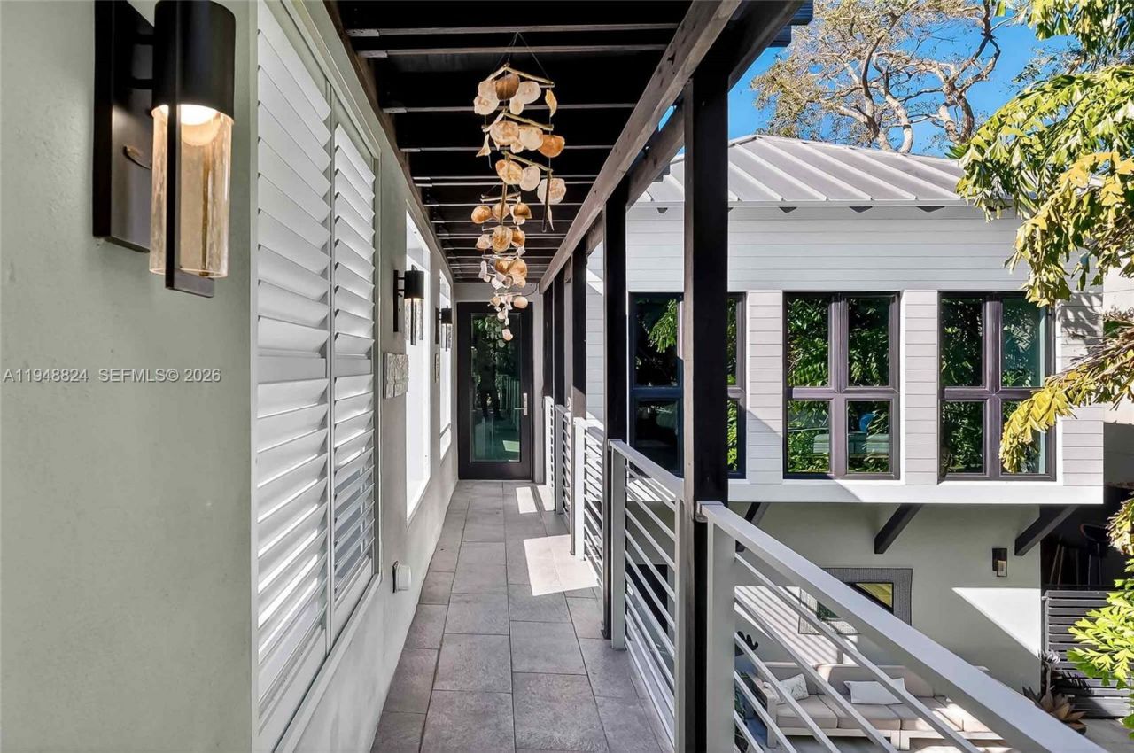 1680 Onaway Dr, Coconut Grove, FL 33133 Photo