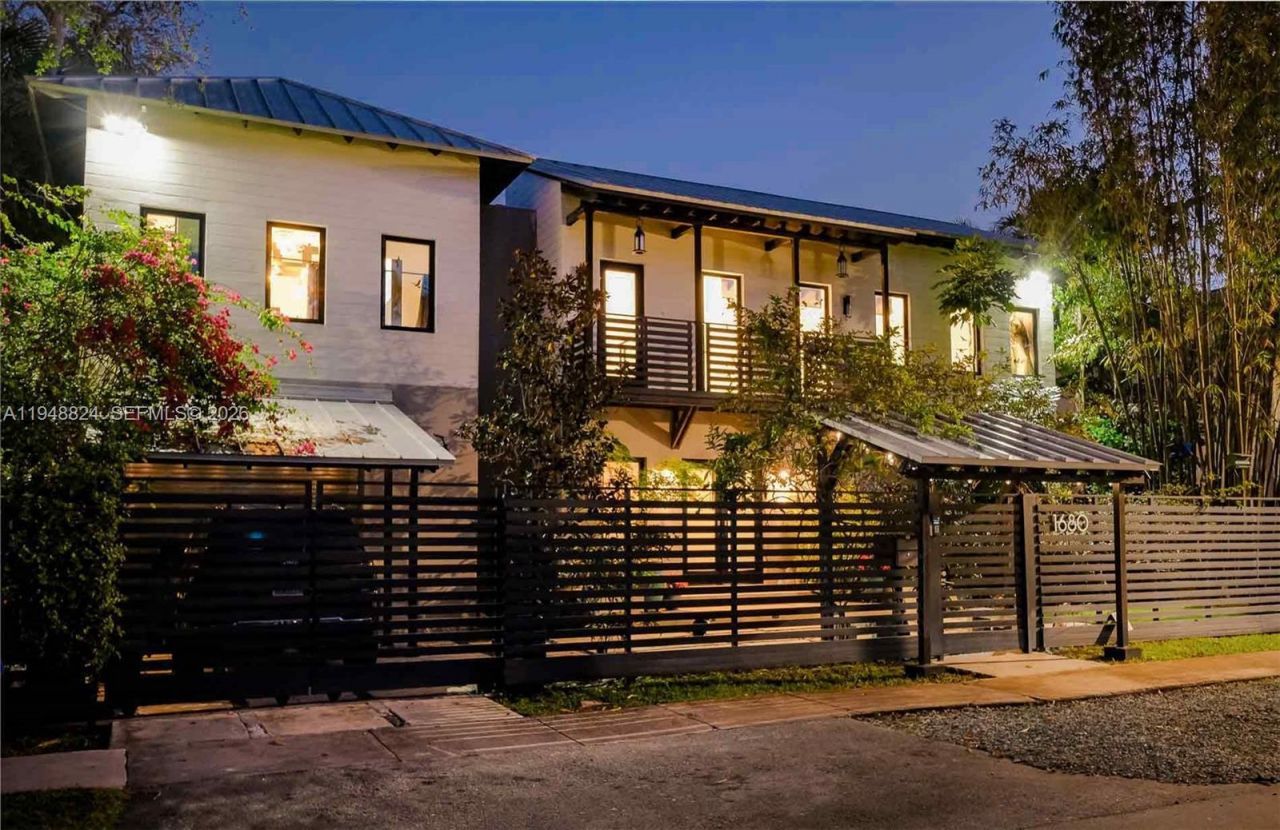 1680 Onaway Dr, Coconut Grove, FL 33133 Photo