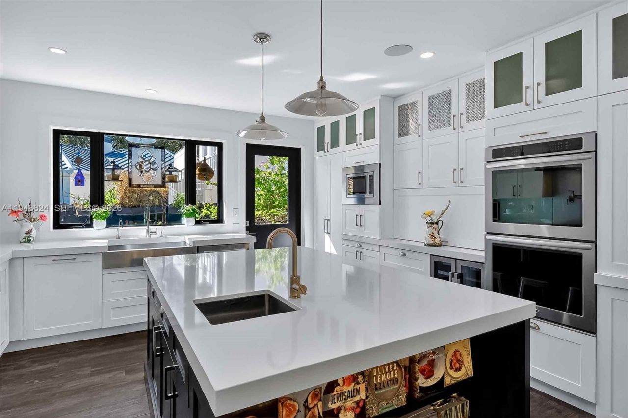 1680 Onaway Dr, Coconut Grove, FL 33133 Photo