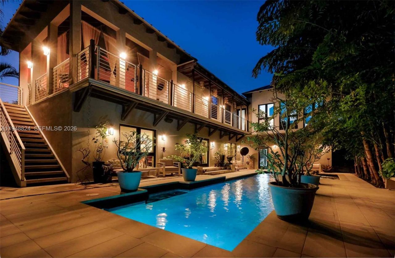 1680 Onaway Dr, Coconut Grove, FL 33133 Photo