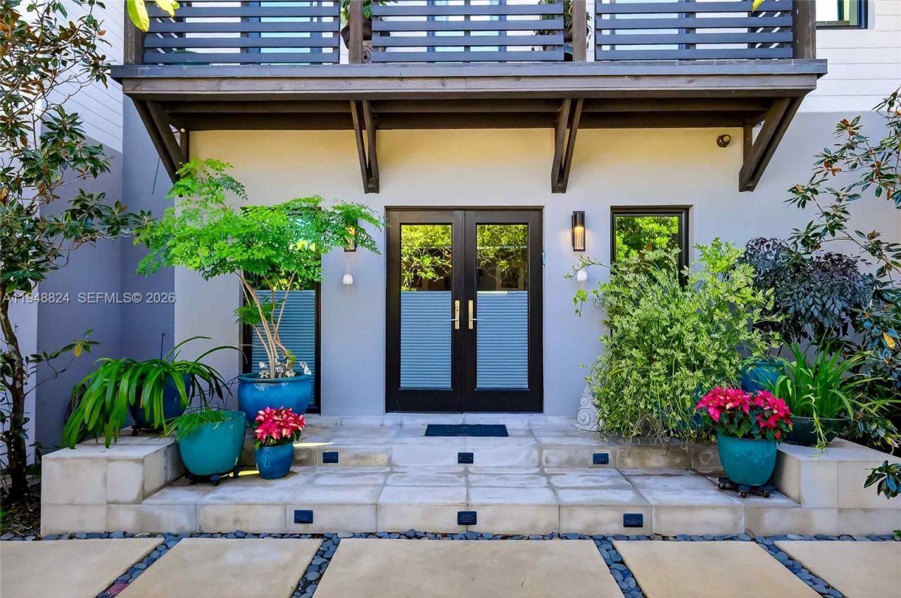 1680 Onaway Dr, Coconut Grove, FL 33133 Photo