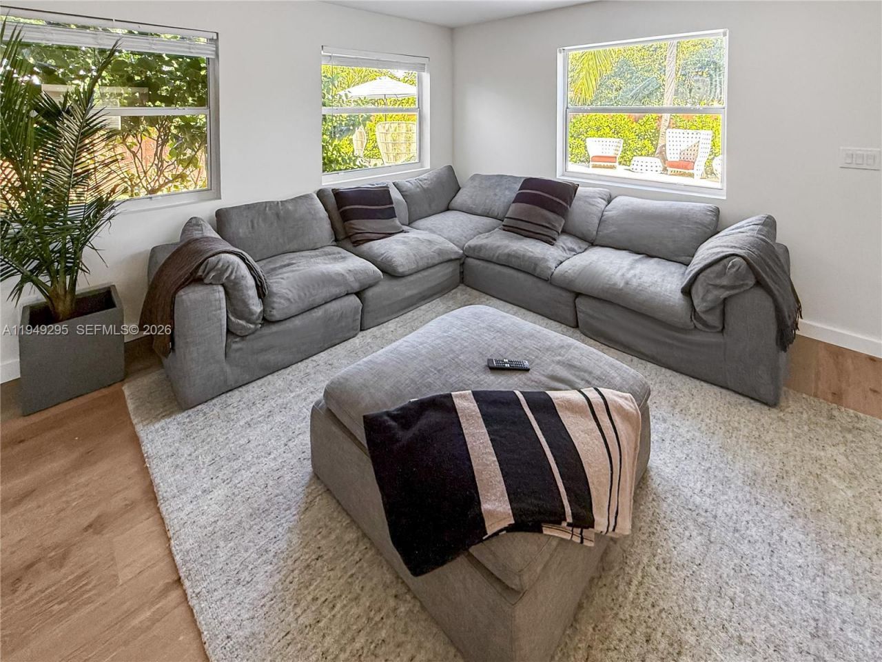 337 Forest Hill Blvd, West Palm Beach, FL 33405 Photo