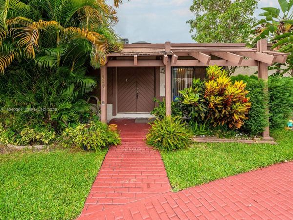 429 Leslie Dr, Unit 429, Hallandale Beach, FL 33009