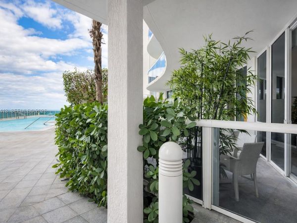 15811 Collins Ave, Unit 403, Sunny Isles Beach, FL 33160