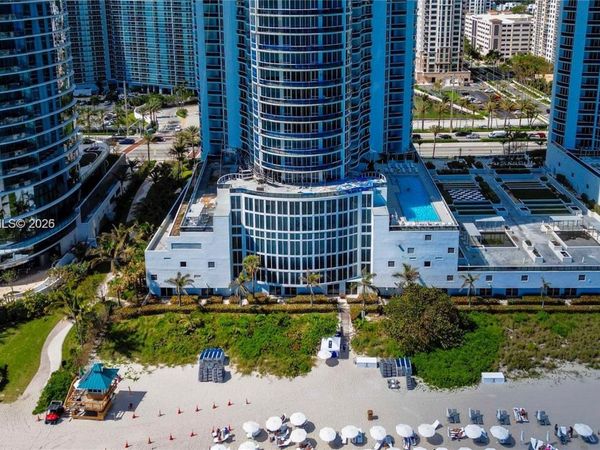 15811 Collins Ave, Unit 403, Sunny Isles Beach, FL 33160