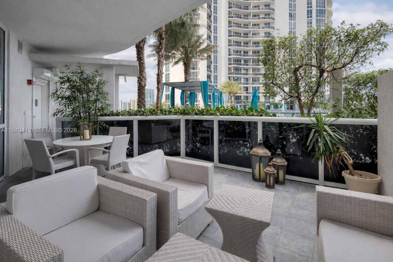 15811 Collins Ave, Unit 403, Sunny Isles Beach, FL 33160 Photo
