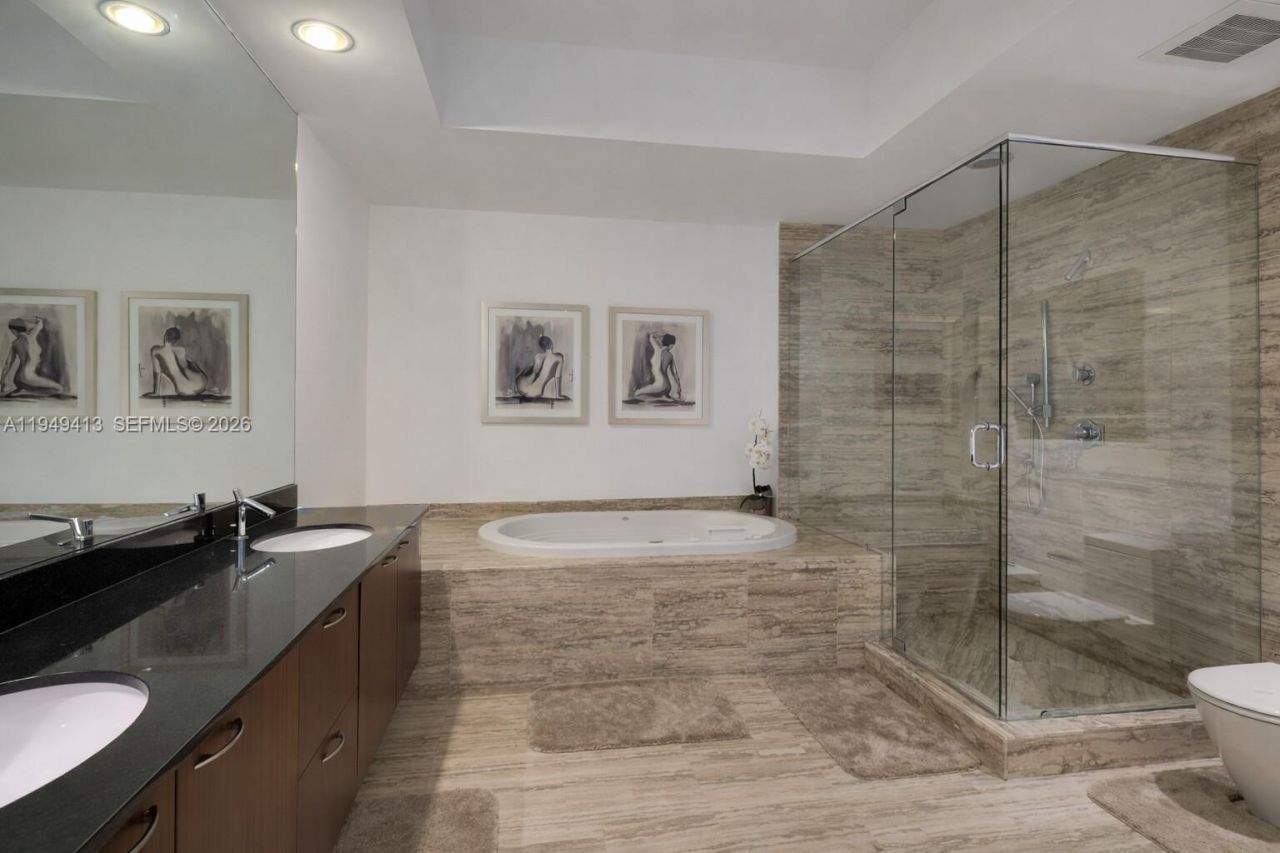 15811 Collins Ave, Unit 403, Sunny Isles Beach, FL 33160 Photo