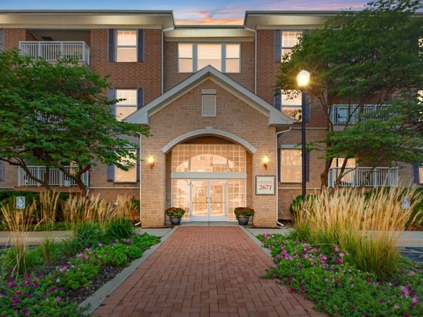 2671 Stone Circle, Unit 208, Geneva, IL 60134