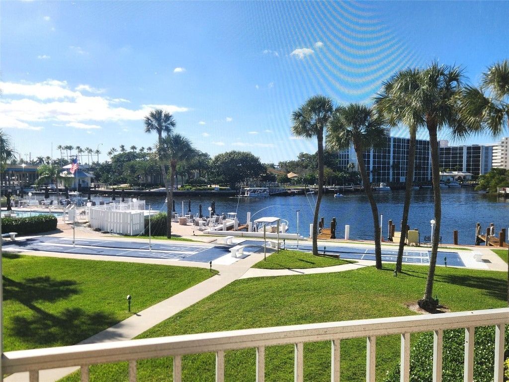 105 NE 19th Avenue, Unit 250, Deerfield Beach, FL 33441 Photo
