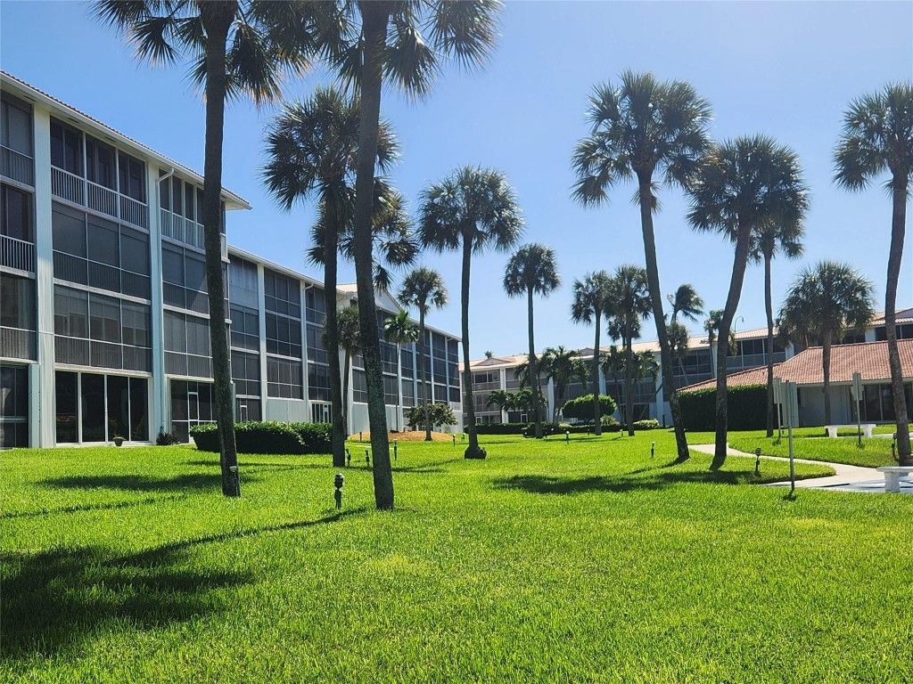 105 NE 19th Avenue, Unit 250, Deerfield Beach, FL 33441 Photo