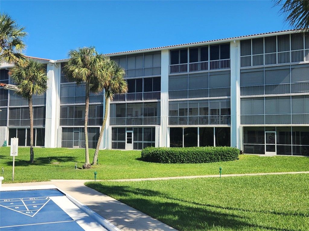 105 NE 19th Avenue, Unit 250, Deerfield Beach, FL 33441 Photo