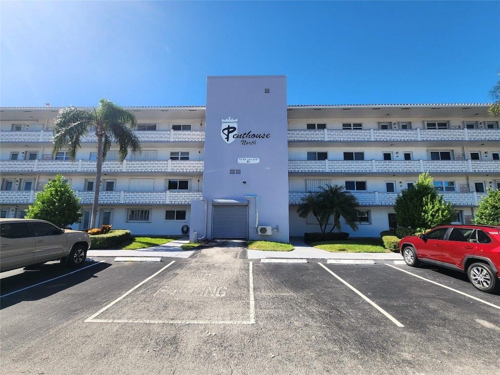 105 NE 19th Avenue, Unit 250, Deerfield Beach, FL 33441 Photo