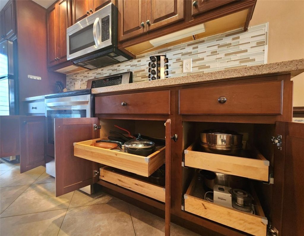 105 NE 19th Avenue, Unit 250, Deerfield Beach, FL 33441 Photo