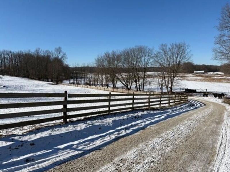 540 Flagdale Road S, Junction City, OH 43748 Photo 3